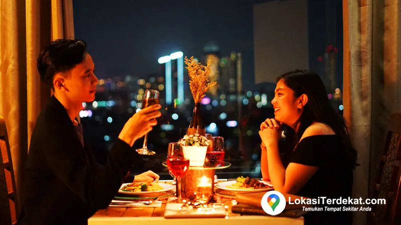 Malam Romantis di Waroeng SE: Rasa yang Menggugah Jiwa di Tengah Keramaian Maos
