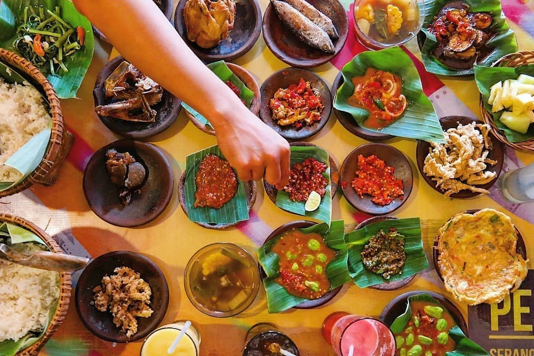 Menggigit Rasa Pedas Waroeng SE: Rahasia Kuliner Cilacap yang Bikin Kembali
